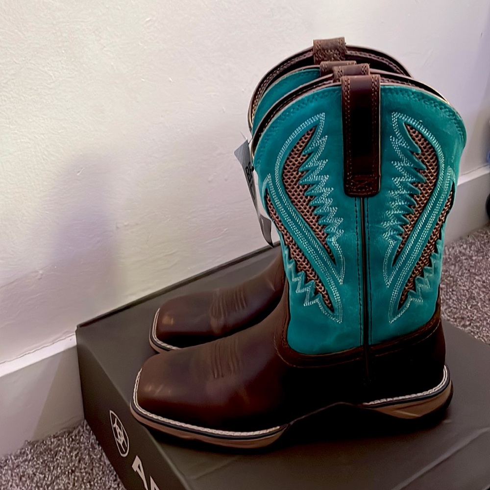 Womens Ariat cowboy boots